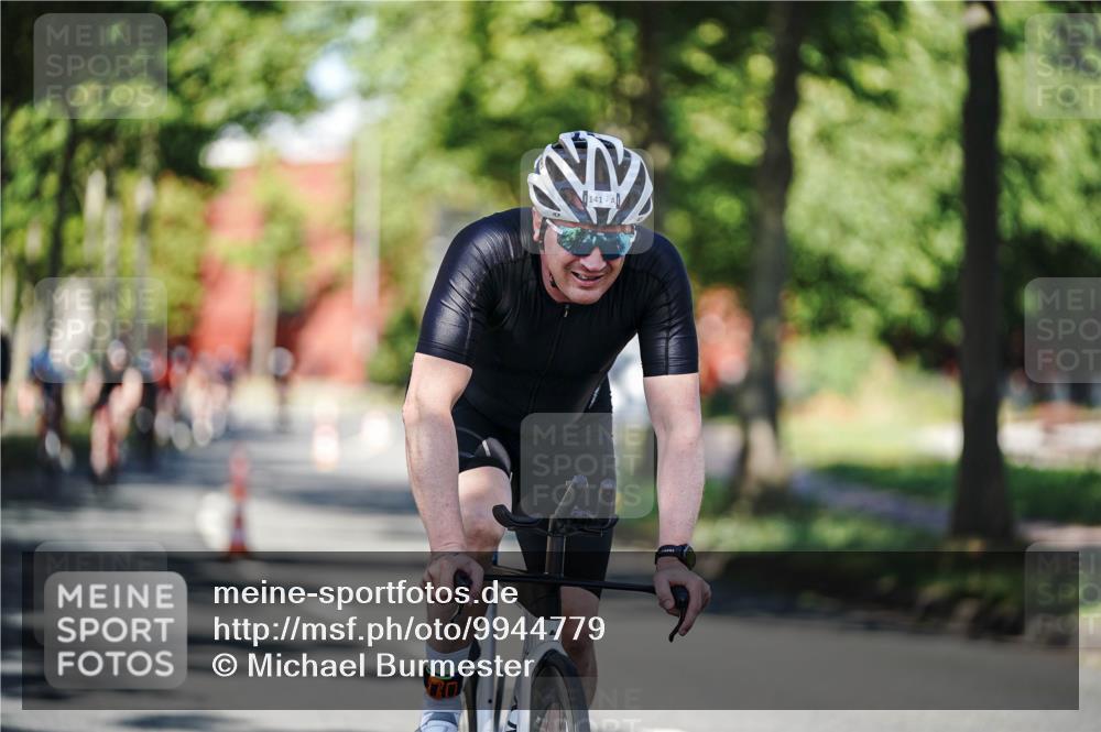 09.08.2026 - GEWOBA Citytriathlon Bremen Michael Burmester http://msf.ph/oto/9944779 09.08.2026 10:35:36 Radfahren 15, 37, 43, 57, 87, 141, 175, 181, 189, 217, 361, 423, 504, 509 meine-sportfotos.de
