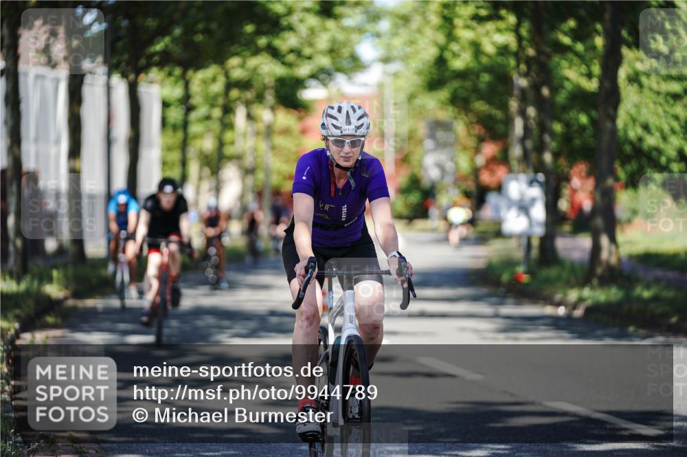 09.08.2026 - GEWOBA Citytriathlon Bremen Michael Burmester http://msf.ph/oto/9944789 09.08.2026 10:35:39 Radfahren 15, 37, 43, 57, 87, 107, 119, 141, 175, 181, 189, 217, 361, 423, 504, 509 meine-sportfotos.de