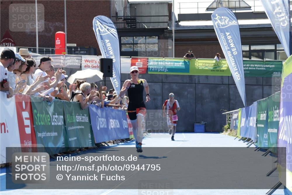 09.08.2026 - GEWOBA Citytriathlon Bremen Yannick Fuchs http://msf.ph/oto/9944795 09.08.2026 14:20:24 Ziel 998 meine-sportfotos.de