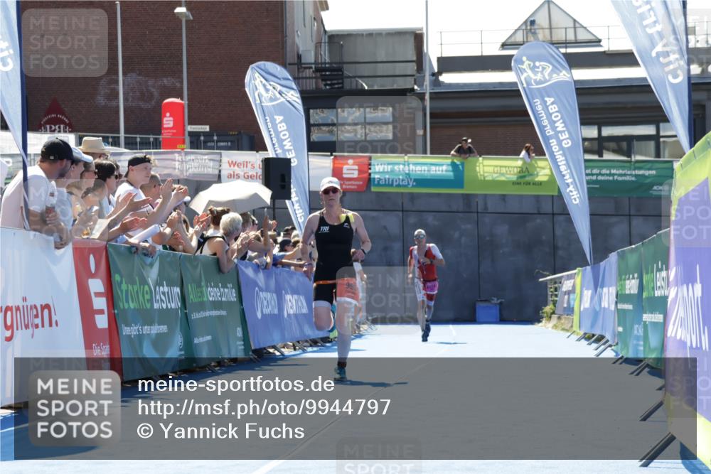09.08.2026 - GEWOBA Citytriathlon Bremen Yannick Fuchs http://msf.ph/oto/9944797 09.08.2026 14:20:24 Ziel 998 meine-sportfotos.de