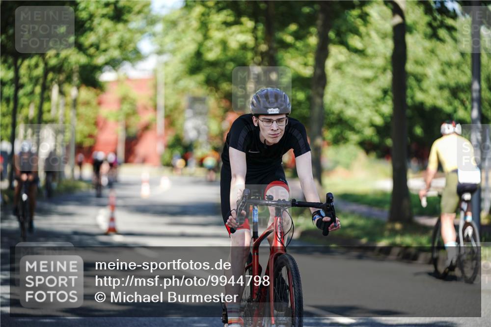 09.08.2026 - GEWOBA Citytriathlon Bremen Michael Burmester http://msf.ph/oto/9944798 09.08.2026 10:35:41 Radfahren 15, 17, 29, 37, 43, 57, 87, 107, 119, 141, 181, 189, 201, 217, 361, 423, 504, 509 meine-sportfotos.de