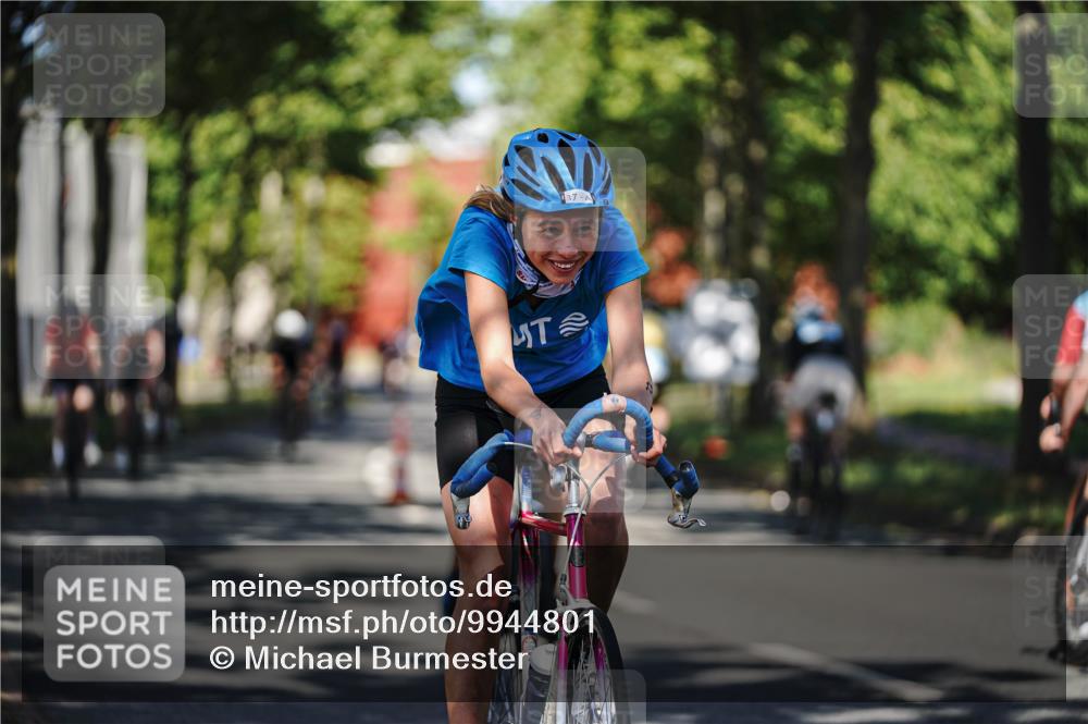 09.08.2026 - GEWOBA Citytriathlon Bremen Michael Burmester http://msf.ph/oto/9944801 09.08.2026 10:35:42 Radfahren 15, 17, 29, 37, 43, 57, 87, 107, 119, 141, 181, 201, 217, 361, 423, 462, 504, 509 meine-sportfotos.de