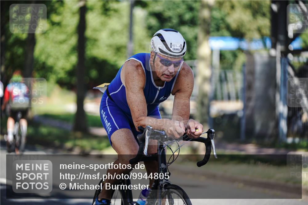 09.08.2026 - GEWOBA Citytriathlon Bremen Michael Burmester http://msf.ph/oto/9944805 09.08.2026 10:35:43 Radfahren 15, 17, 29, 37, 43, 57, 107, 119, 141, 181, 201, 217, 241, 423, 462, 471, 504, 509 meine-sportfotos.de