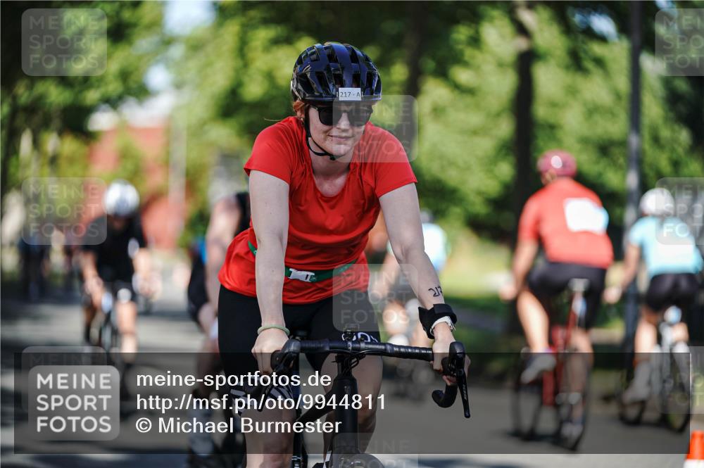09.08.2026 - GEWOBA Citytriathlon Bremen Michael Burmester http://msf.ph/oto/9944811 09.08.2026 10:35:46 Radfahren 17, 29, 37, 43, 107, 119, 141, 181, 201, 217, 241, 423, 462, 471, 509 meine-sportfotos.de