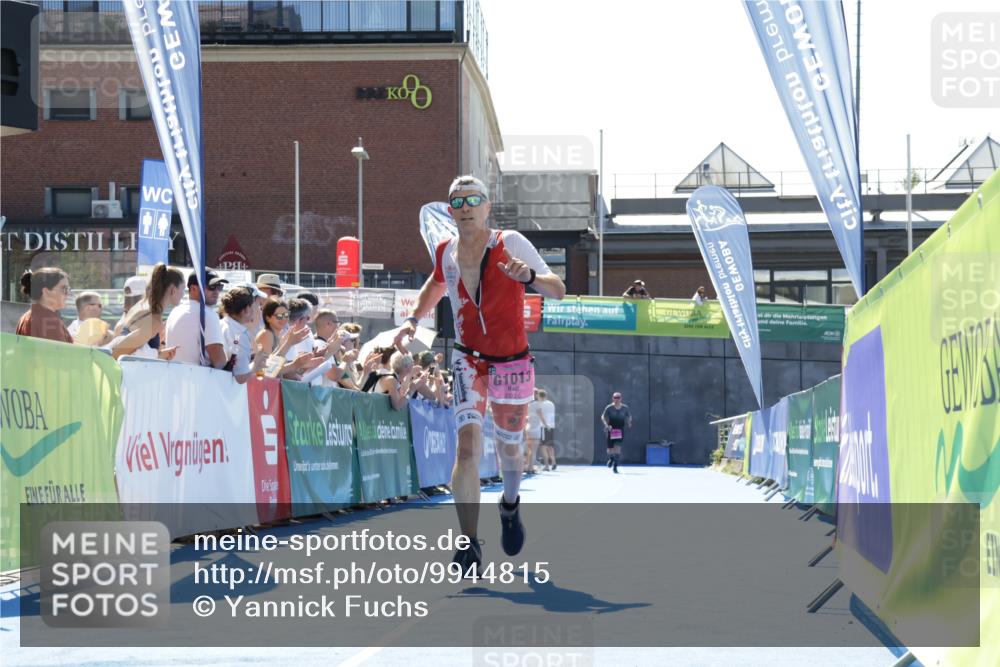 09.08.2026 - GEWOBA Citytriathlon Bremen Yannick Fuchs http://msf.ph/oto/9944815 09.08.2026 14:20:29 Ziel 998, 1013, 1013 meine-sportfotos.de