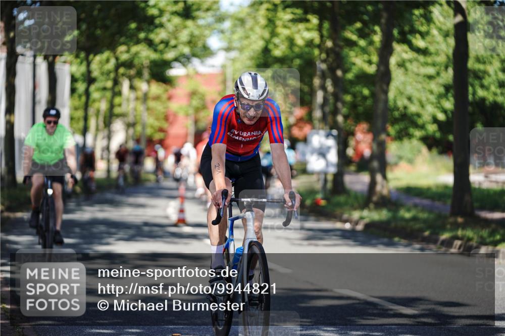 09.08.2026 - GEWOBA Citytriathlon Bremen Michael Burmester http://msf.ph/oto/9944821 09.08.2026 10:35:49 Radfahren 17, 29, 37, 43, 89, 107, 109, 119, 123, 141, 181, 201, 217, 241, 423, 462, 471, 494, 509 meine-sportfotos.de