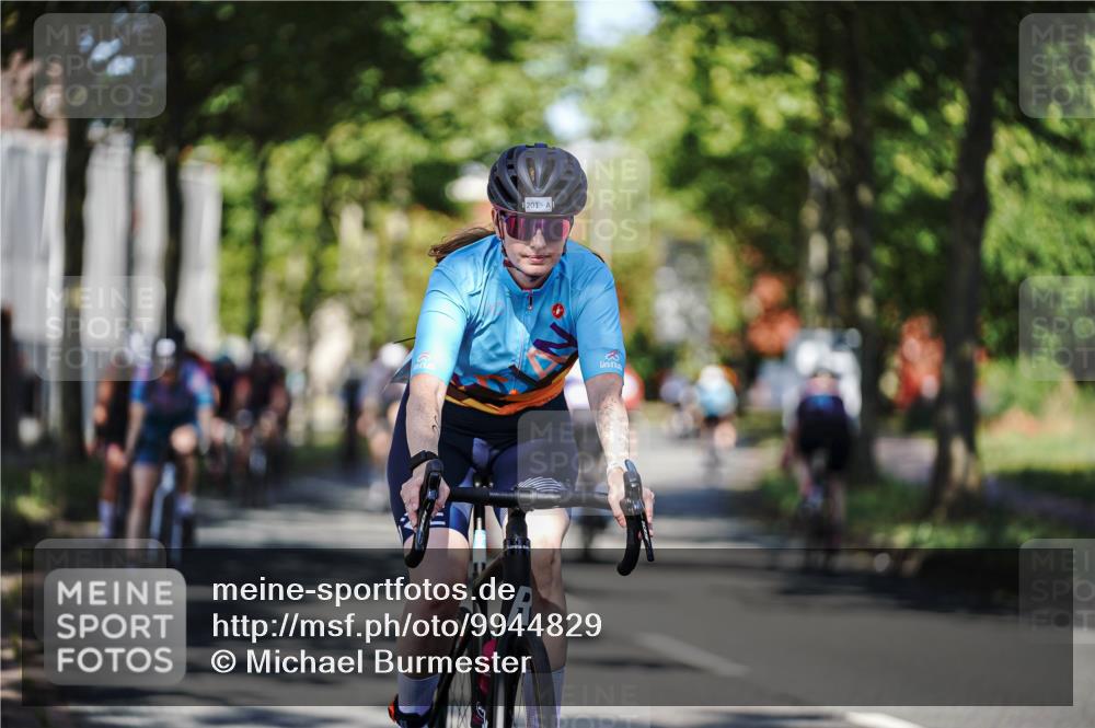 09.08.2026 - GEWOBA Citytriathlon Bremen Michael Burmester http://msf.ph/oto/9944829 09.08.2026 10:35:52 Radfahren 17, 29, 37, 89, 107, 109, 119, 123, 151, 153, 167, 181, 187, 201, 217, 241, 423, 444, 462, 466, 471, 494, 509 meine-sportfotos.de