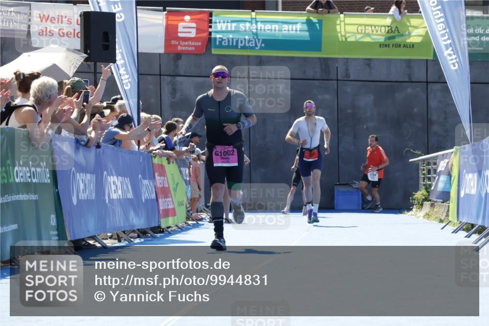 09.08.2026 - GEWOBA Citytriathlon Bremen Yannick Fuchs http://msf.ph/oto/9944831 09.08.2026 14:20:34 Ziel 1002, 1002, 1013, 1013 meine-sportfotos.de