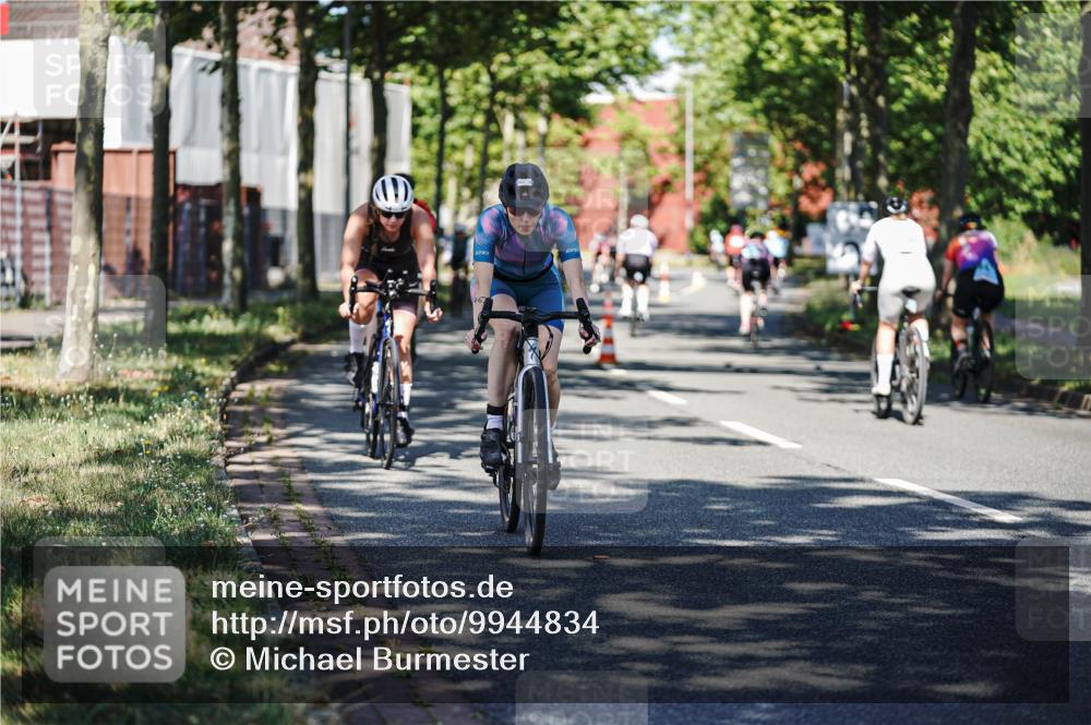 09.08.2026 - GEWOBA Citytriathlon Bremen Michael Burmester http://msf.ph/oto/9944834 09.08.2026 10:35:53 Radfahren 17, 29, 37, 89, 107, 109, 119, 123, 151, 153, 167, 181, 187, 201, 217, 241, 423, 444, 462, 466, 471, 494, 509 meine-sportfotos.de