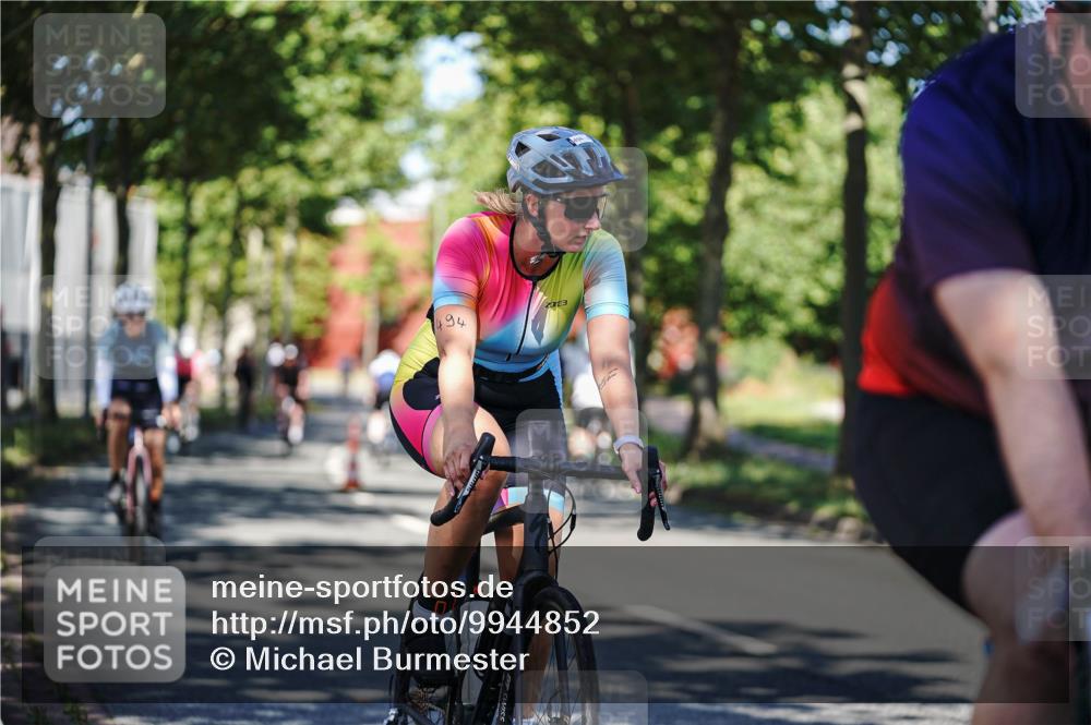 09.08.2026 - GEWOBA Citytriathlon Bremen Michael Burmester http://msf.ph/oto/9944852 09.08.2026 10:35:58 Radfahren 17, 29, 89, 107, 109, 119, 123, 151, 153, 167, 187, 201, 241, 444, 462, 466, 471, 494 meine-sportfotos.de
