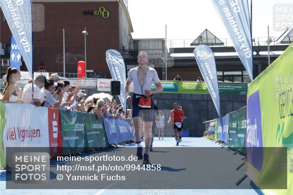 09.08.2026 - GEWOBA Citytriathlon Bremen Yannick Fuchs http://msf.ph/oto/9944858 09.08.2026 14:20:41 Ziel 582, 994, 1002, 1002, 1154 meine-sportfotos.de