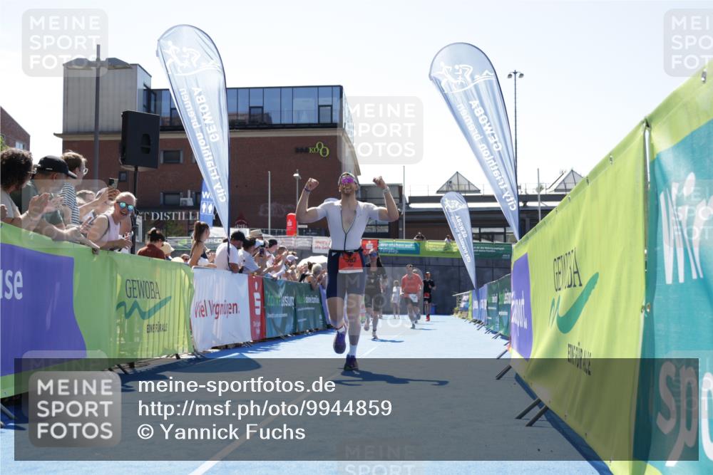 09.08.2026 - GEWOBA Citytriathlon Bremen Yannick Fuchs http://msf.ph/oto/9944859 09.08.2026 14:20:41 Ziel 582, 994, 1002, 1002, 1154 meine-sportfotos.de