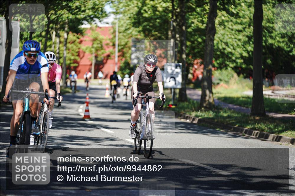 09.08.2026 - GEWOBA Citytriathlon Bremen Michael Burmester http://msf.ph/oto/9944862 09.08.2026 10:36:01 Radfahren 17, 29, 89, 109, 123, 151, 153, 167, 187, 201, 241, 390, 444, 462, 466, 471, 494 meine-sportfotos.de