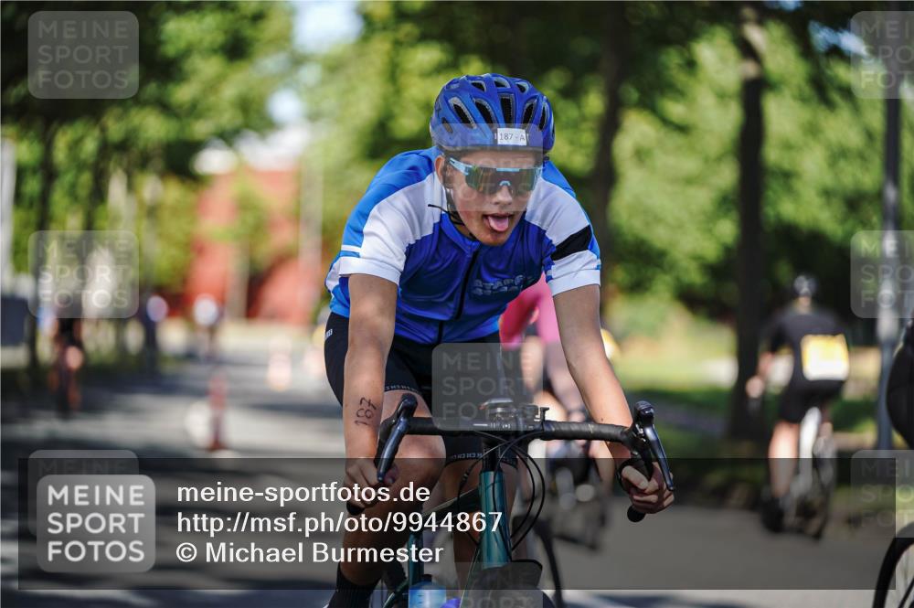 09.08.2026 - GEWOBA Citytriathlon Bremen Michael Burmester http://msf.ph/oto/9944867 09.08.2026 10:36:02 Radfahren 89, 109, 123, 151, 153, 167, 187, 241, 390, 444, 462, 466, 471, 480, 494 meine-sportfotos.de