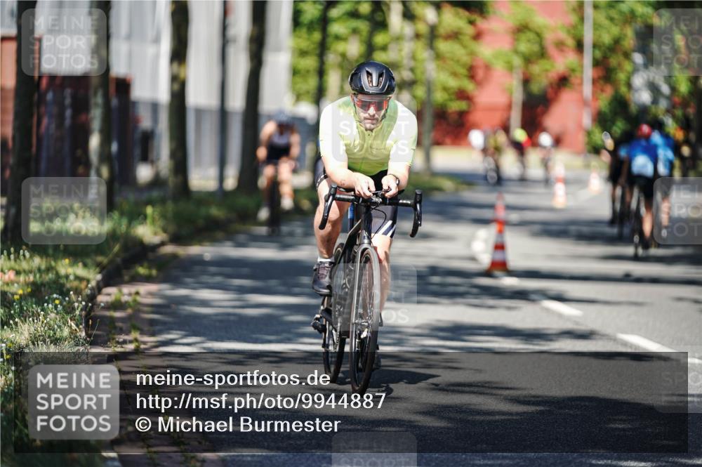 09.08.2026 - GEWOBA Citytriathlon Bremen Michael Burmester http://msf.ph/oto/9944887 09.08.2026 10:36:13 Radfahren 23, 390, 460, 480, 530 meine-sportfotos.de