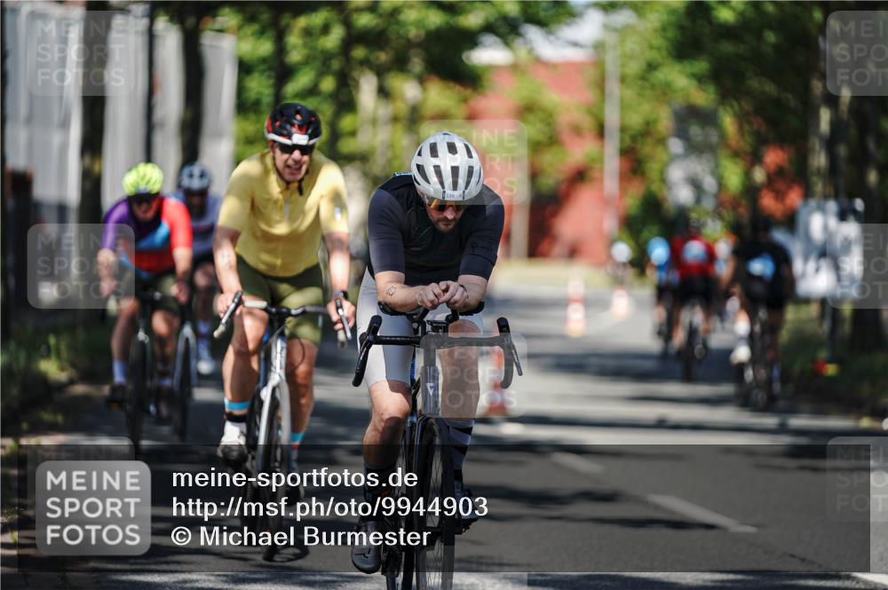 09.08.2026 - GEWOBA Citytriathlon Bremen Michael Burmester http://msf.ph/oto/9944903 09.08.2026 10:36:22 Radfahren 21, 23, 135, 139, 179, 211, 233, 460, 480, 530 meine-sportfotos.de
