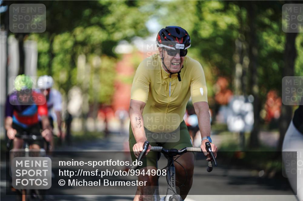09.08.2026 - GEWOBA Citytriathlon Bremen Michael Burmester http://msf.ph/oto/9944908 09.08.2026 10:36:23 Radfahren 21, 23, 135, 139, 179, 211, 233, 460, 530 meine-sportfotos.de