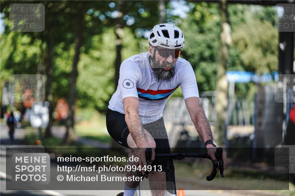 09.08.2026 - GEWOBA Citytriathlon Bremen Michael Burmester http://msf.ph/oto/9944913 09.08.2026 10:36:25 Radfahren 21, 23, 135, 139, 163, 179, 211, 223, 233, 460, 530 meine-sportfotos.de