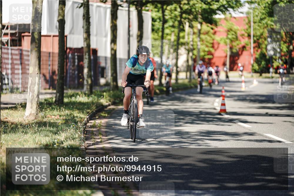 09.08.2026 - GEWOBA Citytriathlon Bremen Michael Burmester http://msf.ph/oto/9944915 09.08.2026 10:36:28 Radfahren 19, 21, 135, 139, 163, 179, 211, 223, 233 meine-sportfotos.de