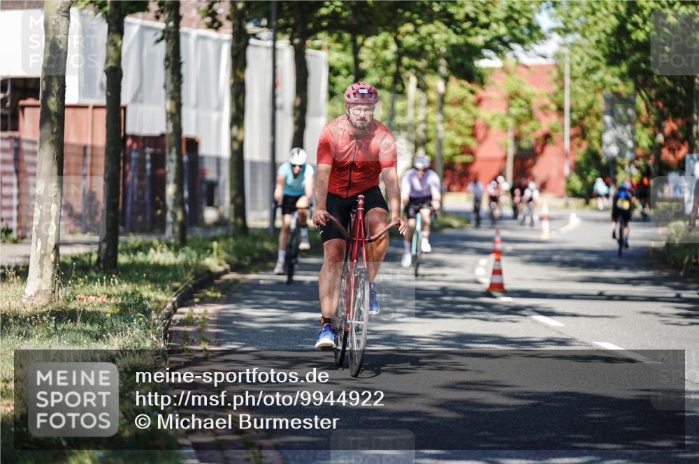 09.08.2026 - GEWOBA Citytriathlon Bremen Michael Burmester http://msf.ph/oto/9944922 09.08.2026 10:36:31 Radfahren 19, 21, 135, 139, 163, 179, 191, 211, 223, 225, 233 meine-sportfotos.de