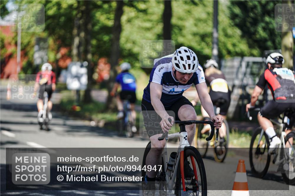 09.08.2026 - GEWOBA Citytriathlon Bremen Michael Burmester http://msf.ph/oto/9944947 09.08.2026 10:36:35 Radfahren 19, 21, 41, 135, 139, 163, 179, 191, 211, 223, 225, 233, 281, 426 meine-sportfotos.de