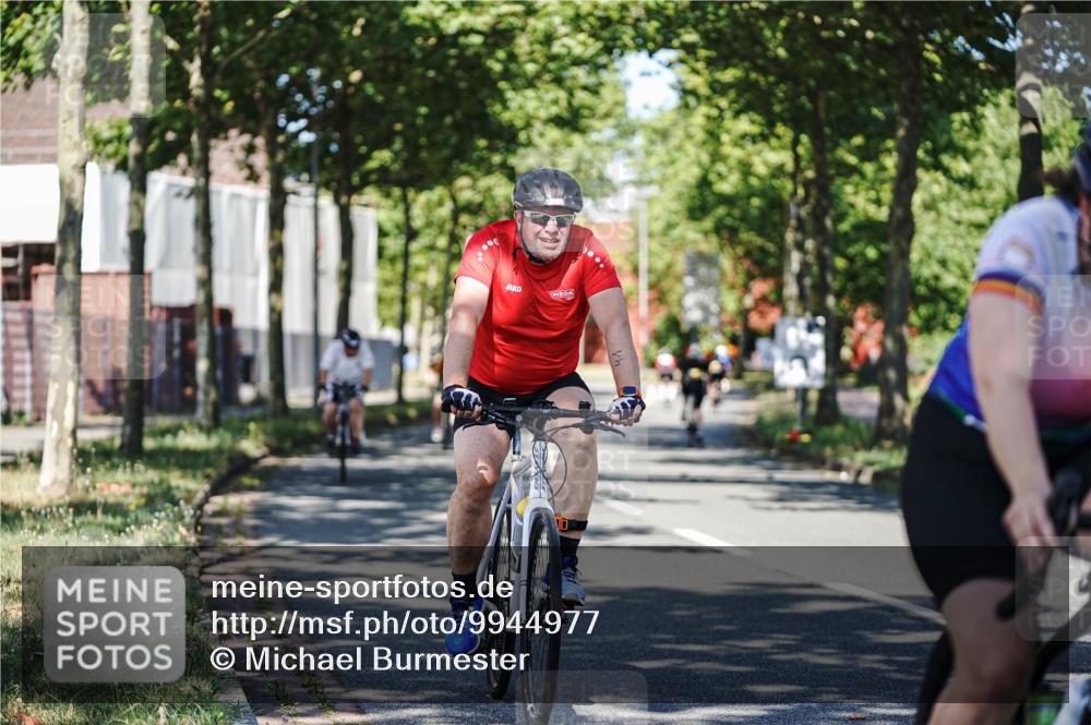 09.08.2026 - GEWOBA Citytriathlon Bremen Michael Burmester http://msf.ph/oto/9944977 09.08.2026 10:36:43 Radfahren 19, 41, 67, 93, 157, 163, 191, 223, 225, 235, 281, 349, 426, 491 meine-sportfotos.de