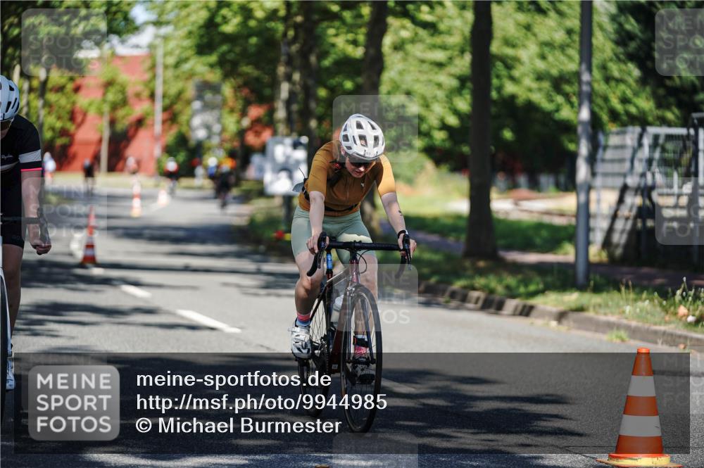 09.08.2026 - GEWOBA Citytriathlon Bremen Michael Burmester http://msf.ph/oto/9944985 09.08.2026 10:36:47 Radfahren 19, 33, 41, 67, 93, 111, 157, 191, 225, 235, 247, 281, 349, 426, 491 meine-sportfotos.de