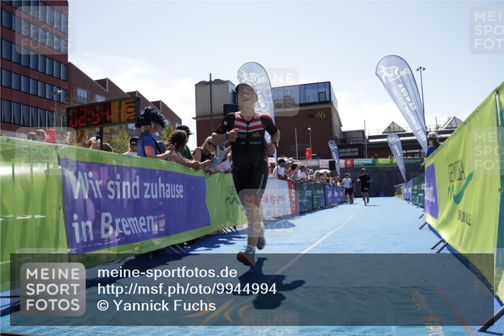 09.08.2026 - GEWOBA Citytriathlon Bremen Yannick Fuchs http://msf.ph/oto/9944994 09.08.2026 14:21:08 Ziel 589, 806 meine-sportfotos.de