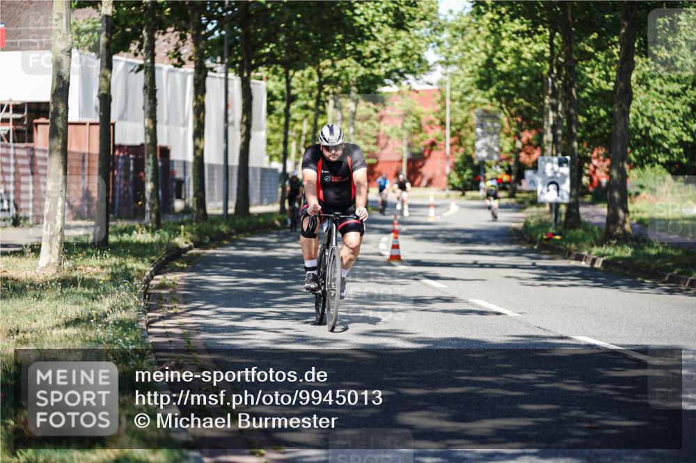 09.08.2026 - GEWOBA Citytriathlon Bremen Michael Burmester http://msf.ph/oto/9945013 09.08.2026 10:36:56 Radfahren 13, 31, 33, 67, 85, 93, 111, 157, 205, 235, 247, 349, 491 meine-sportfotos.de