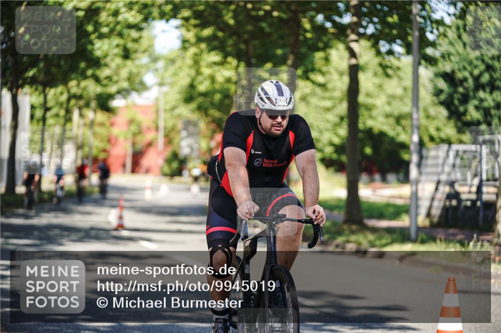 09.08.2026 - GEWOBA Citytriathlon Bremen Michael Burmester http://msf.ph/oto/9945019 09.08.2026 10:36:57 Radfahren 13, 31, 33, 55, 85, 93, 111, 155, 157, 205, 235, 247, 491 meine-sportfotos.de