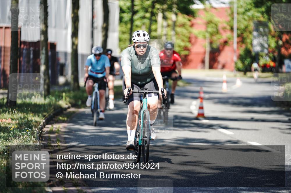 09.08.2026 - GEWOBA Citytriathlon Bremen Michael Burmester http://msf.ph/oto/9945024 09.08.2026 10:37:01 Radfahren 13, 31, 33, 55, 85, 111, 155, 205, 235, 247 meine-sportfotos.de