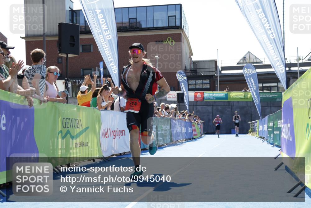 09.08.2026 - GEWOBA Citytriathlon Bremen Yannick Fuchs http://msf.ph/oto/9945040 09.08.2026 14:21:27 Ziel 614 meine-sportfotos.de