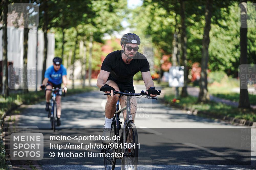09.08.2026 - GEWOBA Citytriathlon Bremen Michael Burmester http://msf.ph/oto/9945041 09.08.2026 10:37:04 Radfahren 13, 31, 33, 55, 85, 111, 155, 205, 247, 451 meine-sportfotos.de