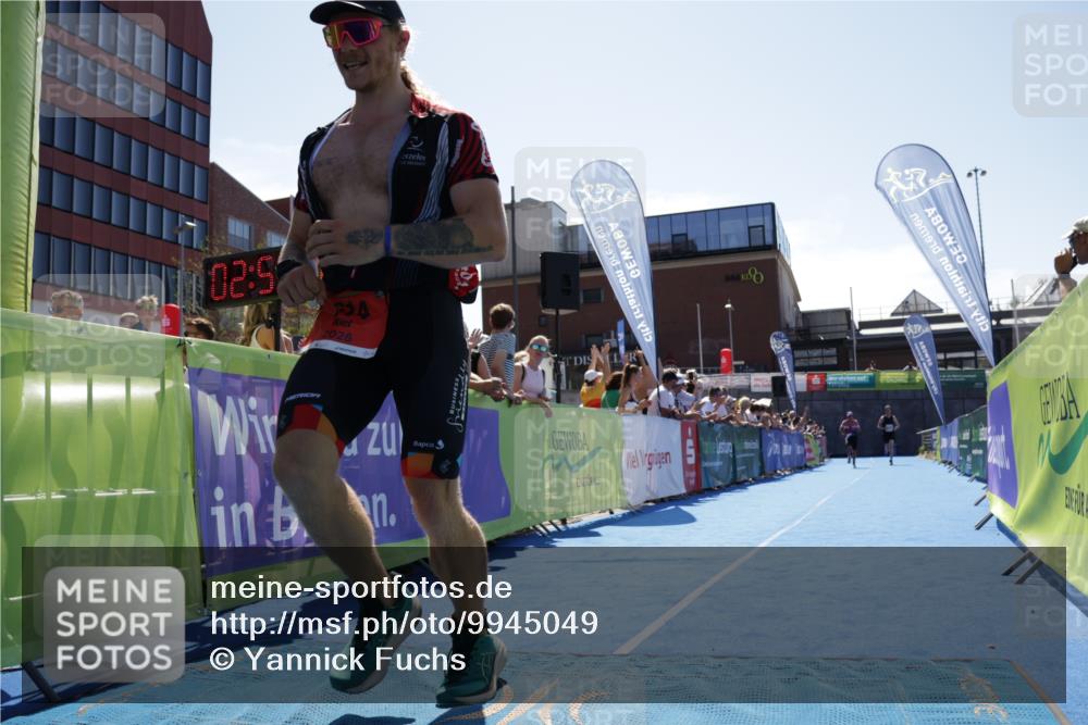 09.08.2026 - GEWOBA Citytriathlon Bremen Yannick Fuchs http://msf.ph/oto/9945049 09.08.2026 14:21:28 Ziel 614 meine-sportfotos.de