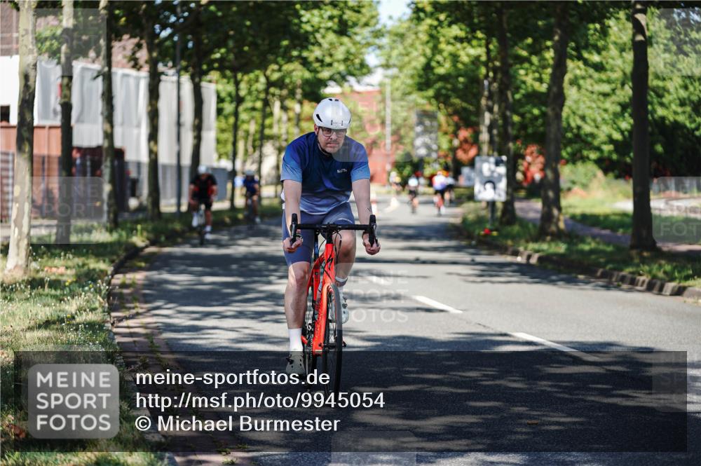 09.08.2026 - GEWOBA Citytriathlon Bremen Michael Burmester http://msf.ph/oto/9945054 09.08.2026 10:37:16 Radfahren 53, 55, 61, 113, 155, 287, 451, 459 meine-sportfotos.de