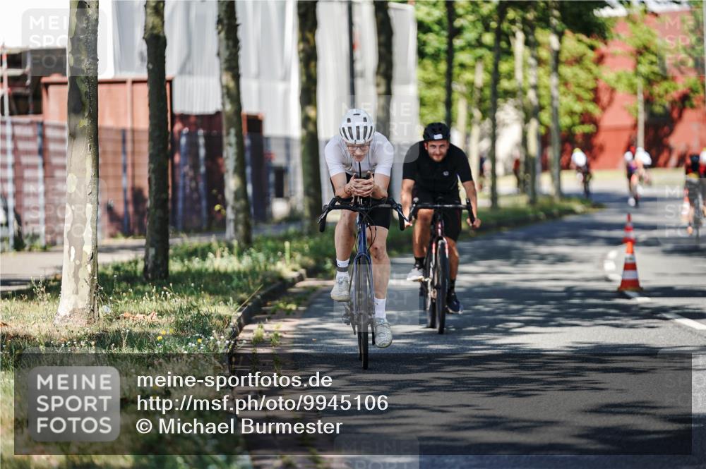 09.08.2026 - GEWOBA Citytriathlon Bremen Michael Burmester http://msf.ph/oto/9945106 09.08.2026 10:37:50 Radfahren 45, 229, 237, 387 meine-sportfotos.de