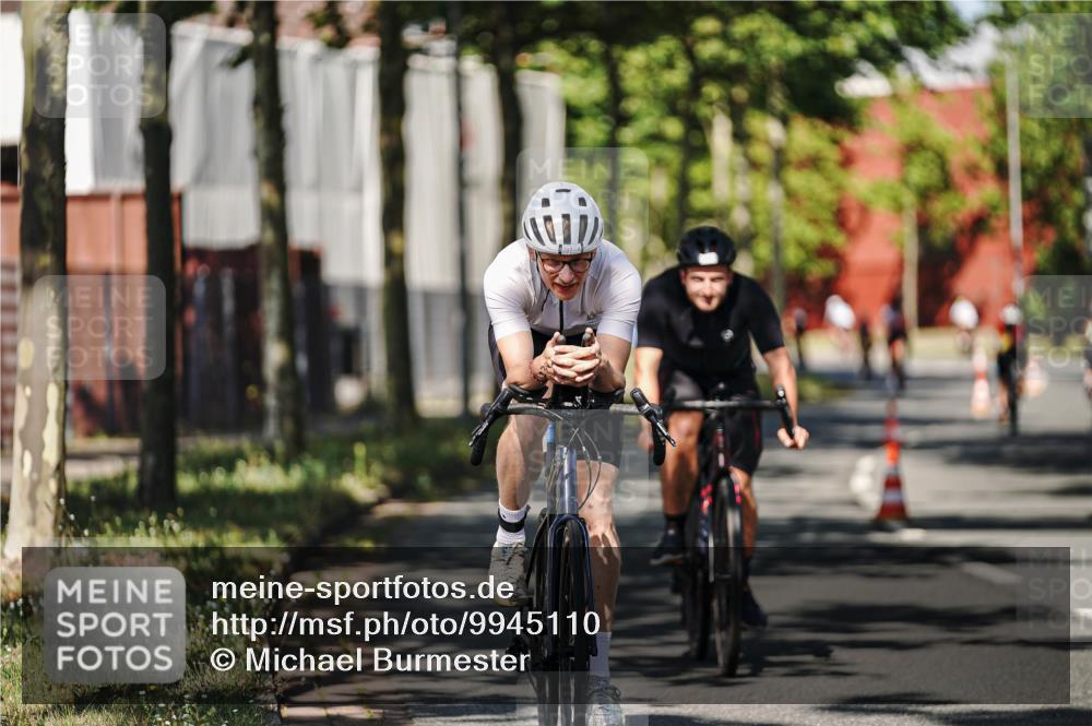 09.08.2026 - GEWOBA Citytriathlon Bremen Michael Burmester http://msf.ph/oto/9945110 09.08.2026 10:37:51 Radfahren 45, 229, 237, 387 meine-sportfotos.de