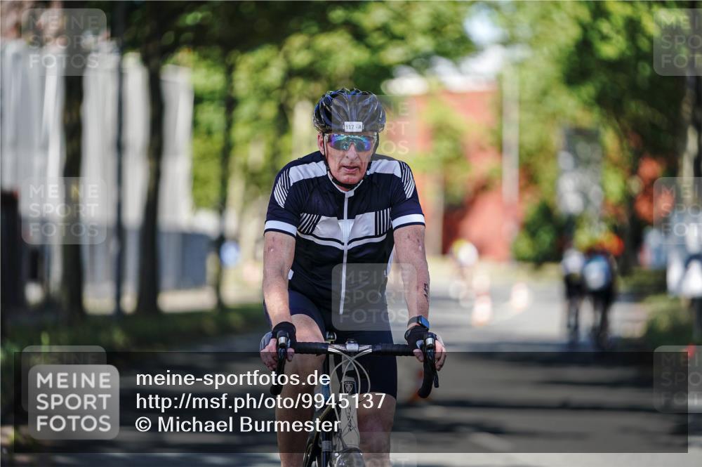09.08.2026 - GEWOBA Citytriathlon Bremen Michael Burmester http://msf.ph/oto/9945137 09.08.2026 10:38:15 Radfahren 35, 49, 75, 117, 149, 171, 310, 409, 488 meine-sportfotos.de