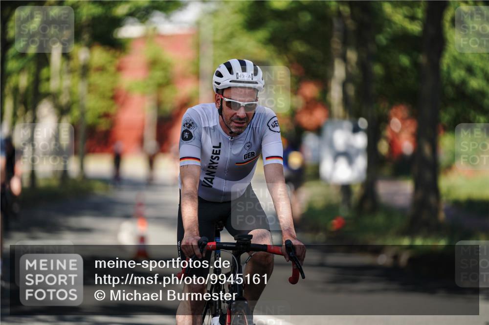 09.08.2026 - GEWOBA Citytriathlon Bremen Michael Burmester http://msf.ph/oto/9945161 09.08.2026 10:38:26 Radfahren 49, 127, 171, 183, 409, 424, 425, 435 meine-sportfotos.de