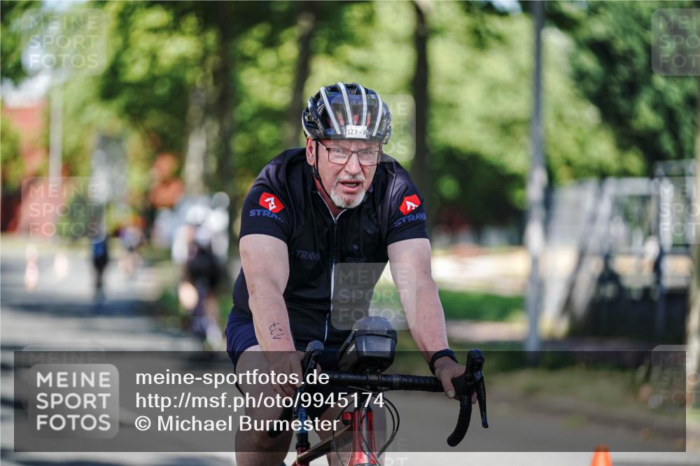 09.08.2026 - GEWOBA Citytriathlon Bremen Michael Burmester http://msf.ph/oto/9945174 09.08.2026 10:38:31 Radfahren 49, 127, 171, 183, 409, 424, 425, 435 meine-sportfotos.de