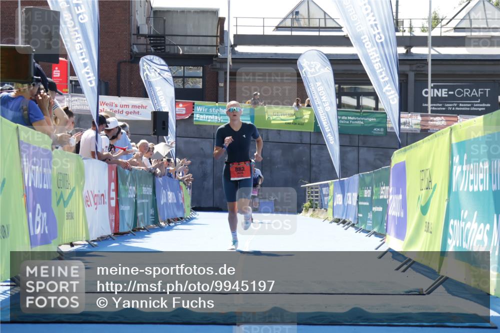 09.08.2026 - GEWOBA Citytriathlon Bremen Yannick Fuchs http://msf.ph/oto/9945197 09.08.2026 14:22:29 Ziel 882 meine-sportfotos.de