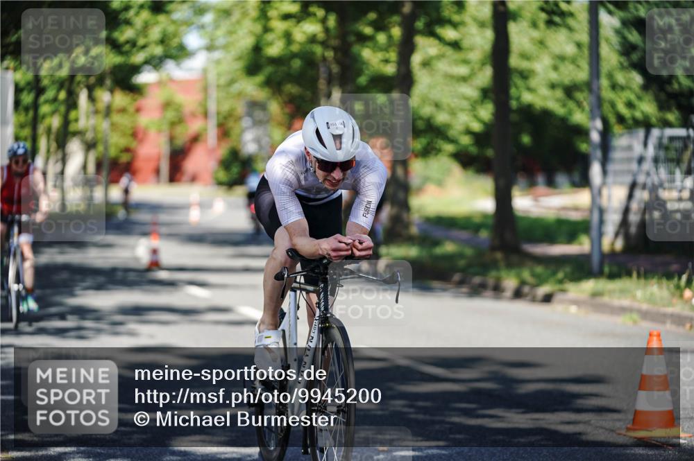09.08.2026 - GEWOBA Citytriathlon Bremen Michael Burmester http://msf.ph/oto/9945200 09.08.2026 10:38:50 Radfahren 73, 351, 512, 525 meine-sportfotos.de