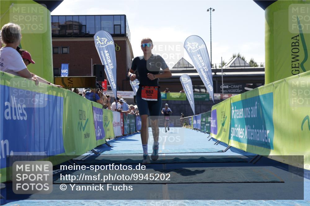 09.08.2026 - GEWOBA Citytriathlon Bremen Yannick Fuchs http://msf.ph/oto/9945202 09.08.2026 14:22:32 Ziel 882 meine-sportfotos.de