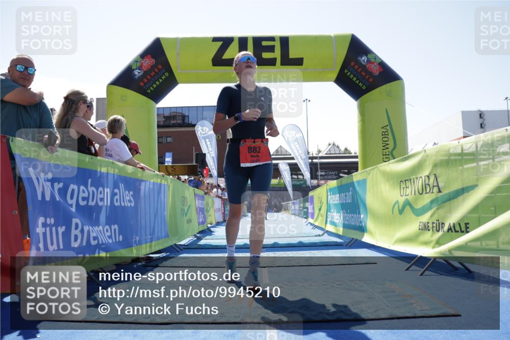 09.08.2026 - GEWOBA Citytriathlon Bremen Yannick Fuchs http://msf.ph/oto/9945210 09.08.2026 14:22:33 Ziel 882 meine-sportfotos.de