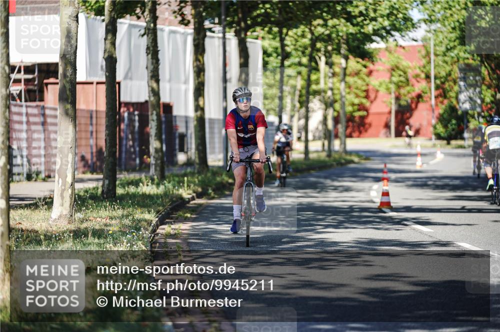 09.08.2026 - GEWOBA Citytriathlon Bremen Michael Burmester http://msf.ph/oto/9945211 09.08.2026 10:38:54 Radfahren 73, 351, 512, 525 meine-sportfotos.de