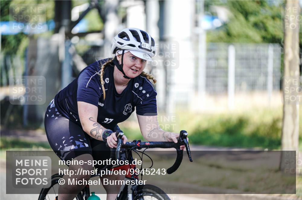 09.08.2026 - GEWOBA Citytriathlon Bremen Michael Burmester http://msf.ph/oto/9945243 09.08.2026 10:39:14 Radfahren 81, 420, 429 meine-sportfotos.de