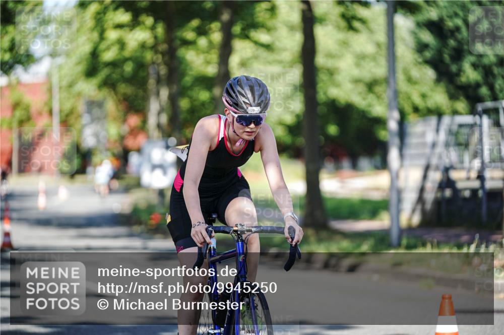 09.08.2026 - GEWOBA Citytriathlon Bremen Michael Burmester http://msf.ph/oto/9945250 09.08.2026 10:39:18 Radfahren 81, 420, 429, 431 meine-sportfotos.de