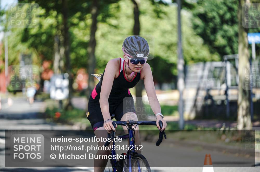 09.08.2026 - GEWOBA Citytriathlon Bremen Michael Burmester http://msf.ph/oto/9945252 09.08.2026 10:39:18 Radfahren 81, 420, 429, 431 meine-sportfotos.de