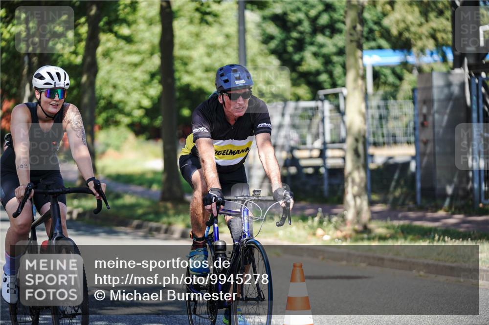09.08.2026 - GEWOBA Citytriathlon Bremen Michael Burmester http://msf.ph/oto/9945278 09.08.2026 10:39:39 Radfahren 9, 71, 227, 245, 469, 499 meine-sportfotos.de