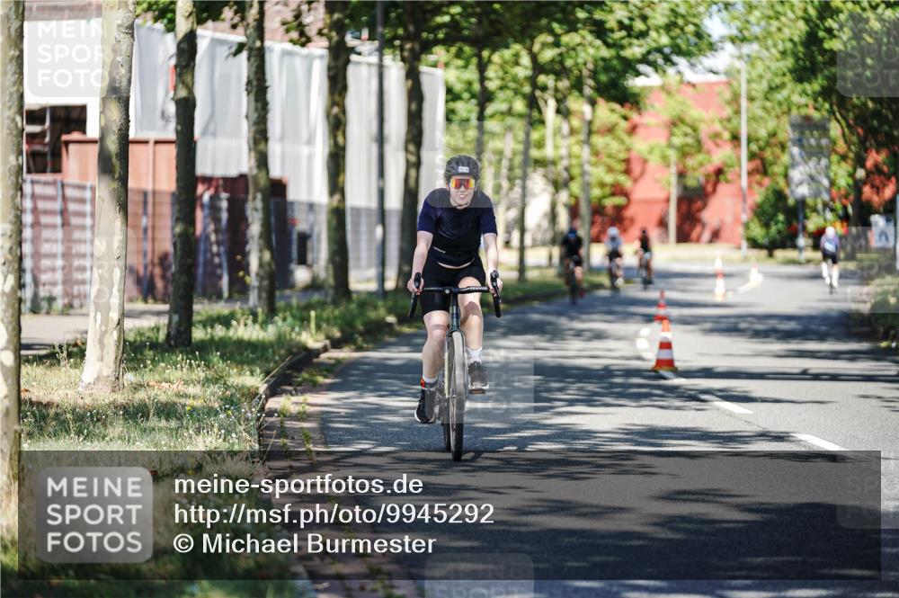 09.08.2026 - GEWOBA Citytriathlon Bremen Michael Burmester http://msf.ph/oto/9945292 09.08.2026 10:39:51 Radfahren 11, 69, 71, 197, 469, 499 meine-sportfotos.de